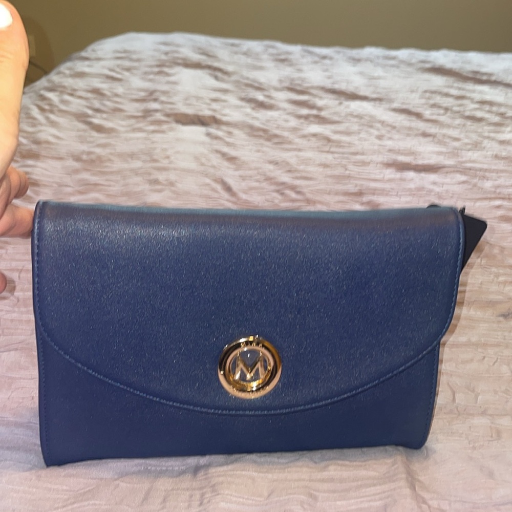 Elegant Blue Shoulder Bag